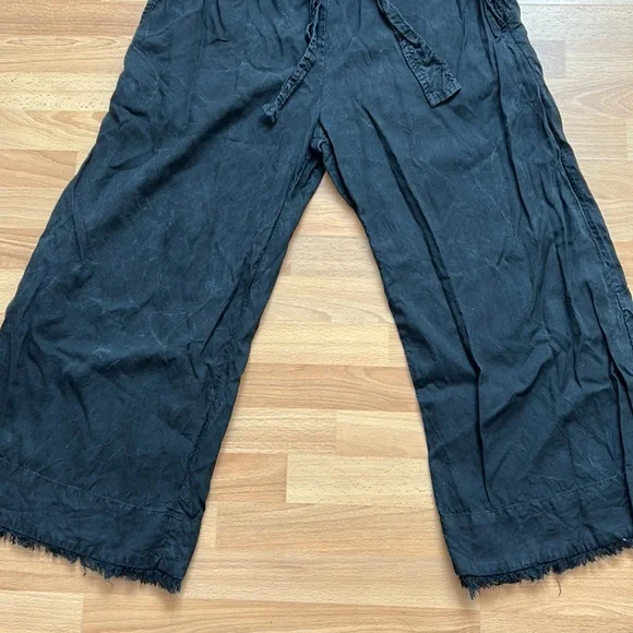 Cloth & Stone Romper - Picture 3 of 10